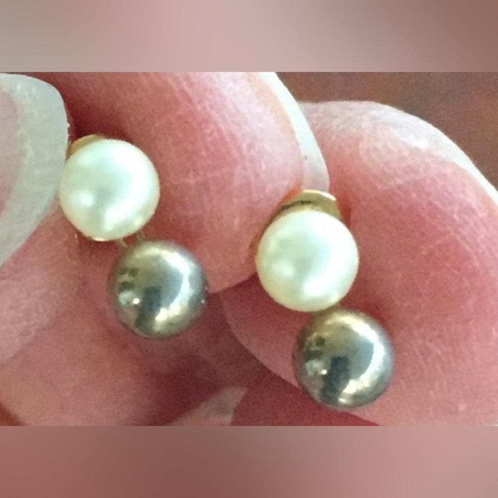 Vintage Monet Earrings - white pearl on posts with gold bead drop - Picture 5 of 6